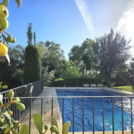 Con Piscina En - Pass The Keys Marbella