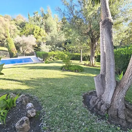 Con Piscina En - Pass The Keys Marbella